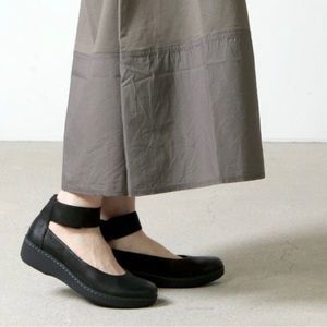 Dansko Emmie black burnished suede Mary jane wedge shoes size 39